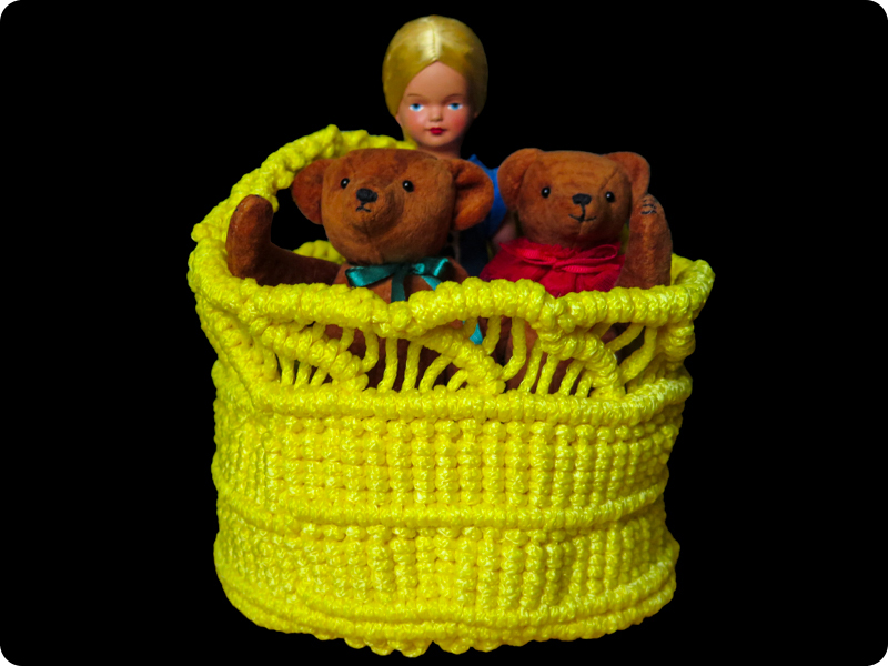 Yellow macrame basket (goodies)