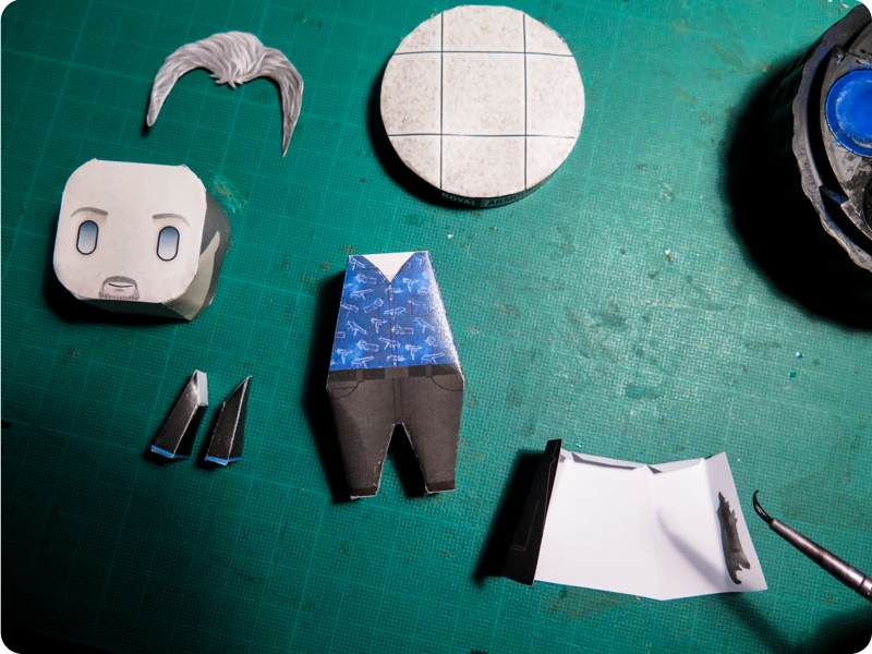 How-to build Jonathan Ferguson papertoy: colour inside of the jacket
